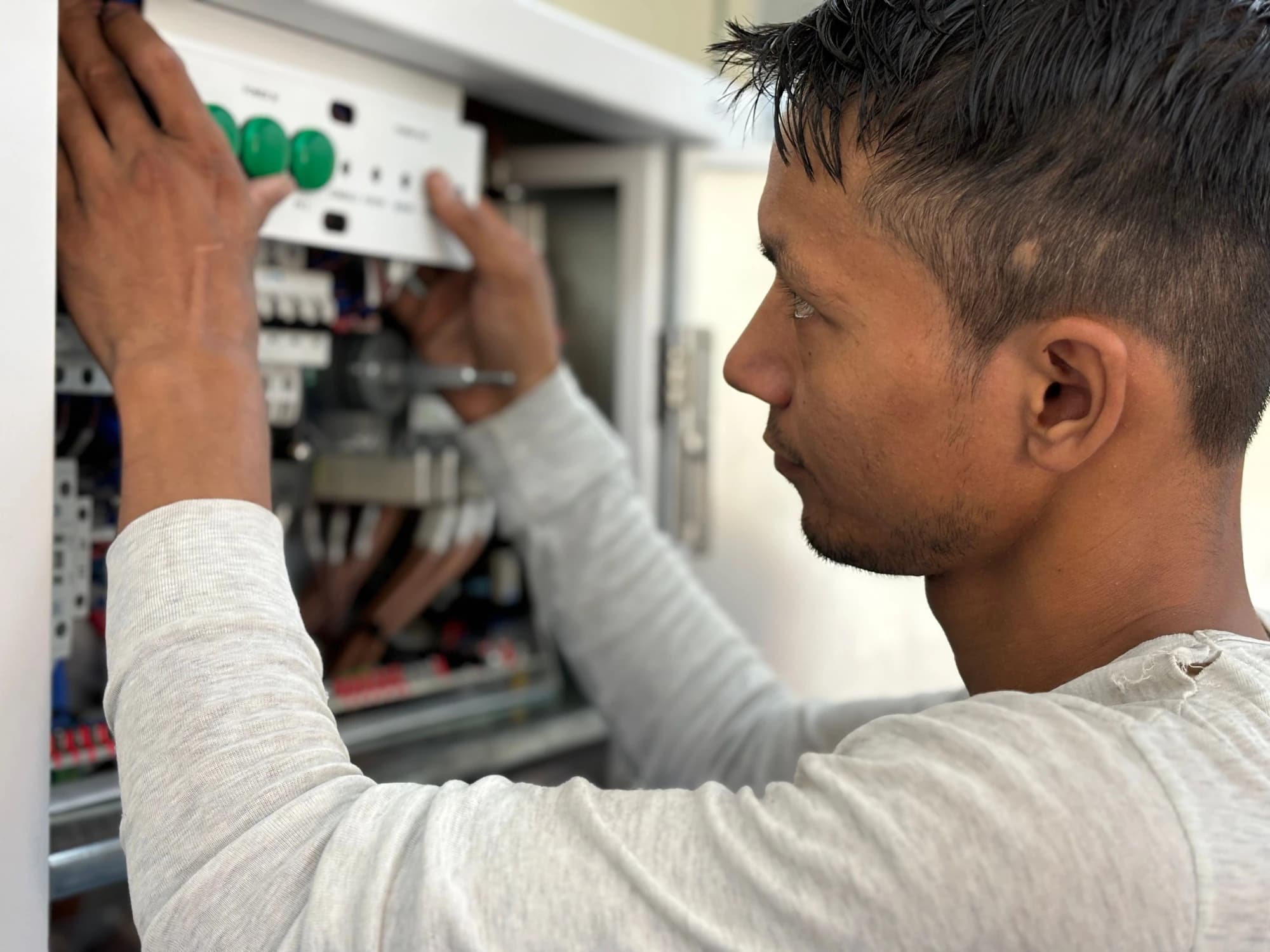 Illustration : Dépannage électricité à Nantes : le guide pour réagir vite et bien